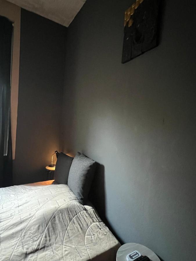 Private Schlafzimmer Mit Wc Dusche Mönchengladbach Zewnętrze zdjęcie